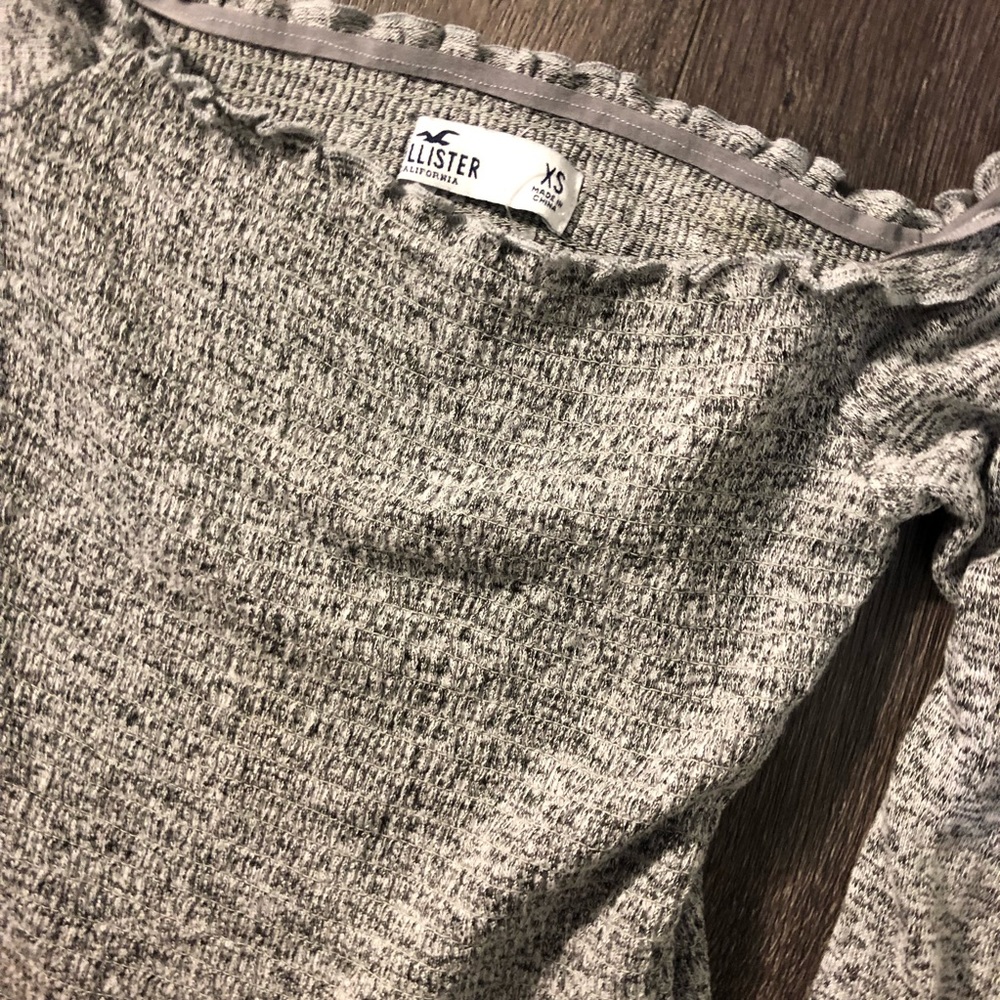 New hollister off the shoulder crop top
